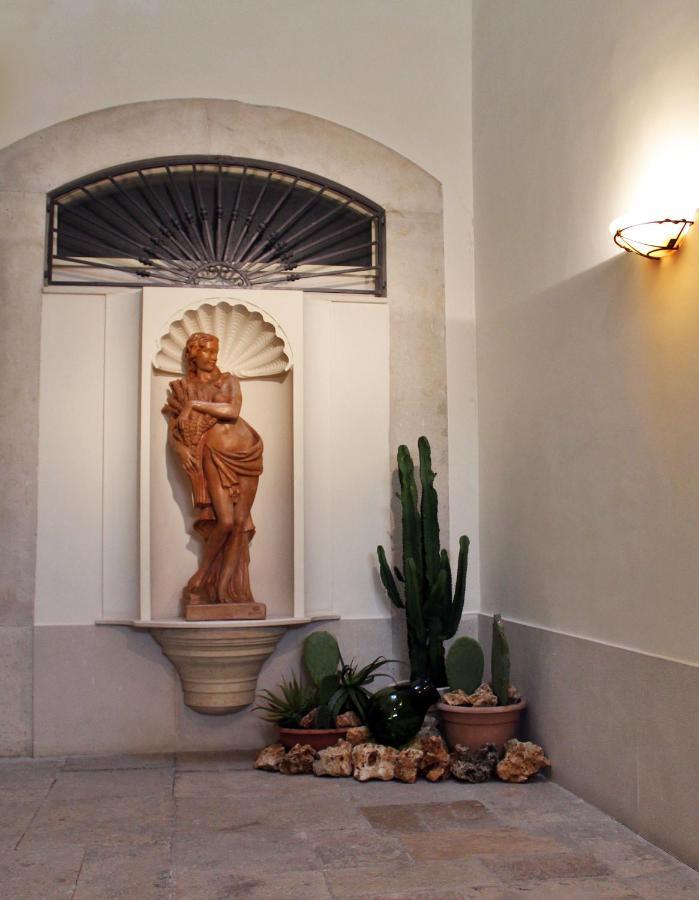Dimora De Brado Bed and Breakfast Trani Εξωτερικό φωτογραφία
