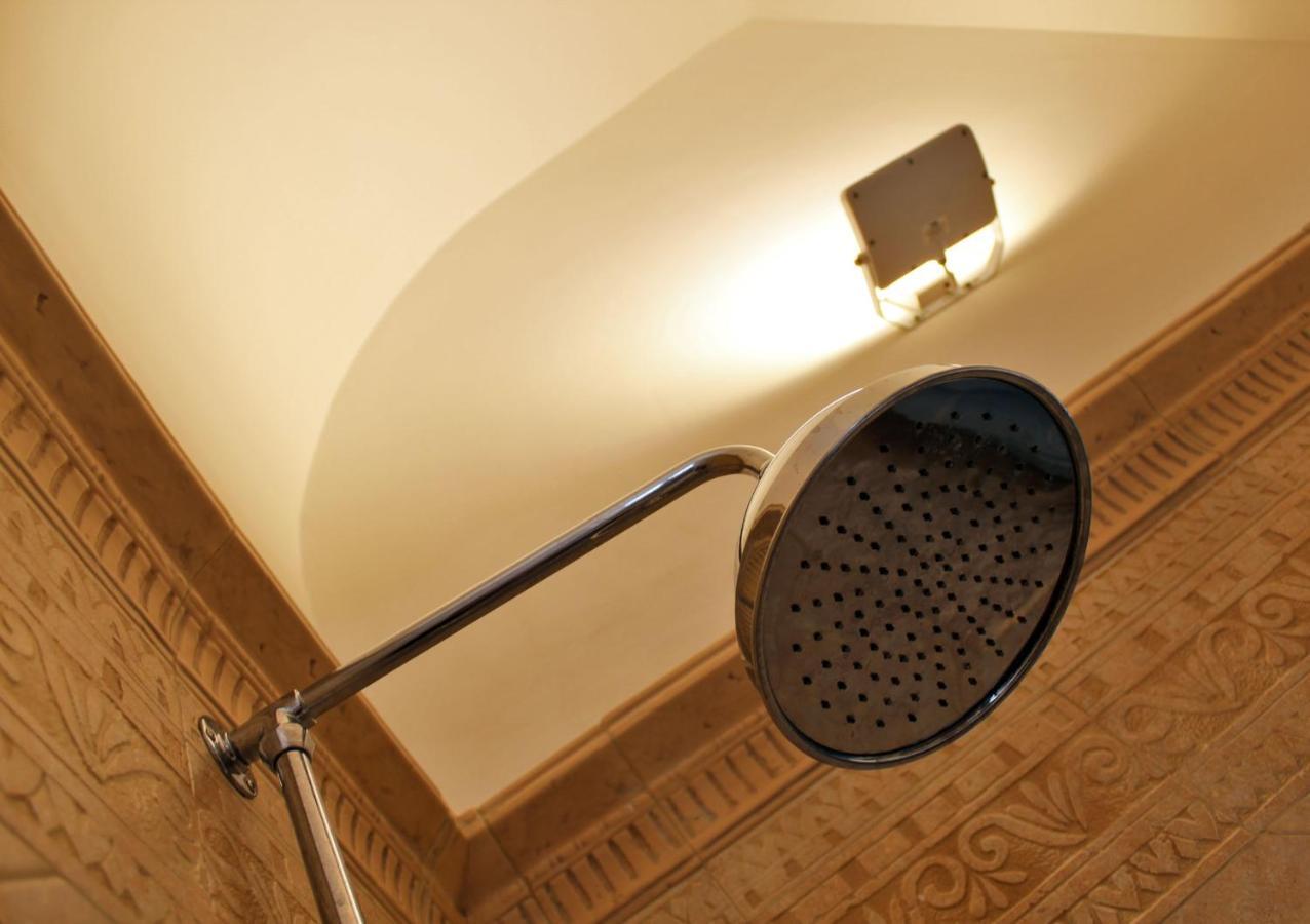 Dimora De Brado Bed and Breakfast Trani Εξωτερικό φωτογραφία