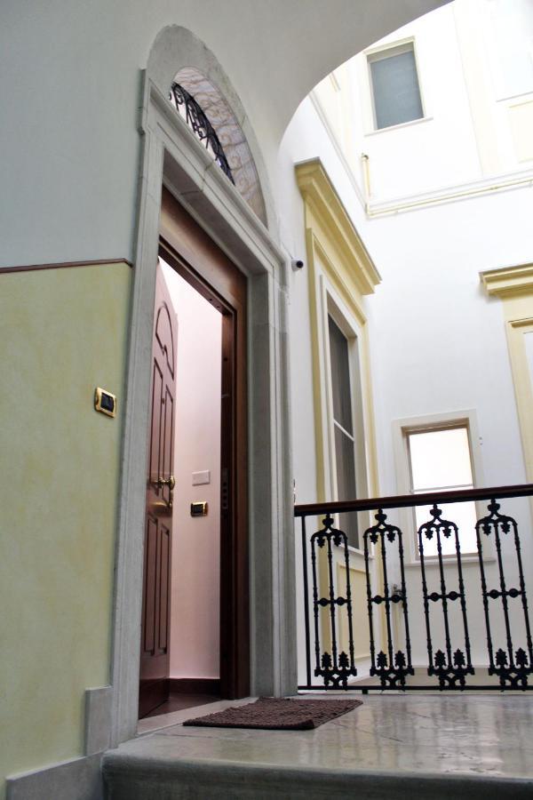 Dimora De Brado Bed and Breakfast Trani Εξωτερικό φωτογραφία